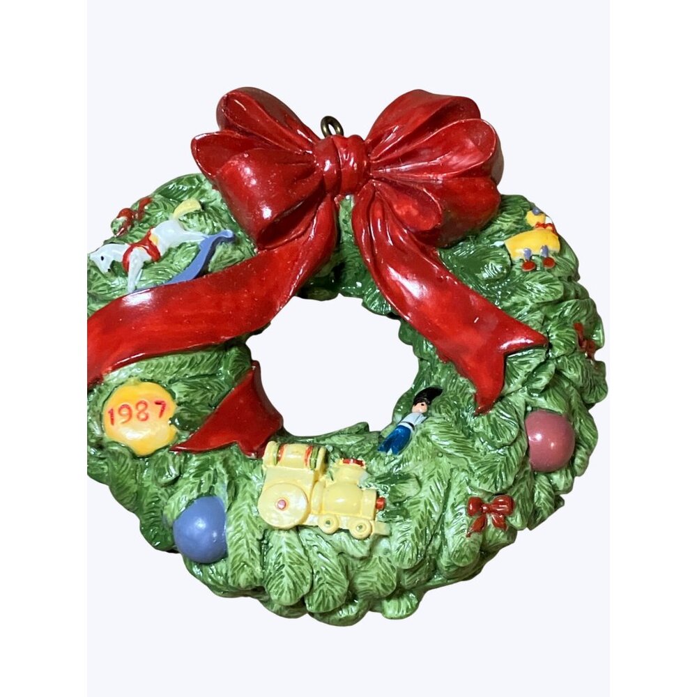 Hallmark Ornament Collectors Club 1987 Charter Member Wreath Of Memories